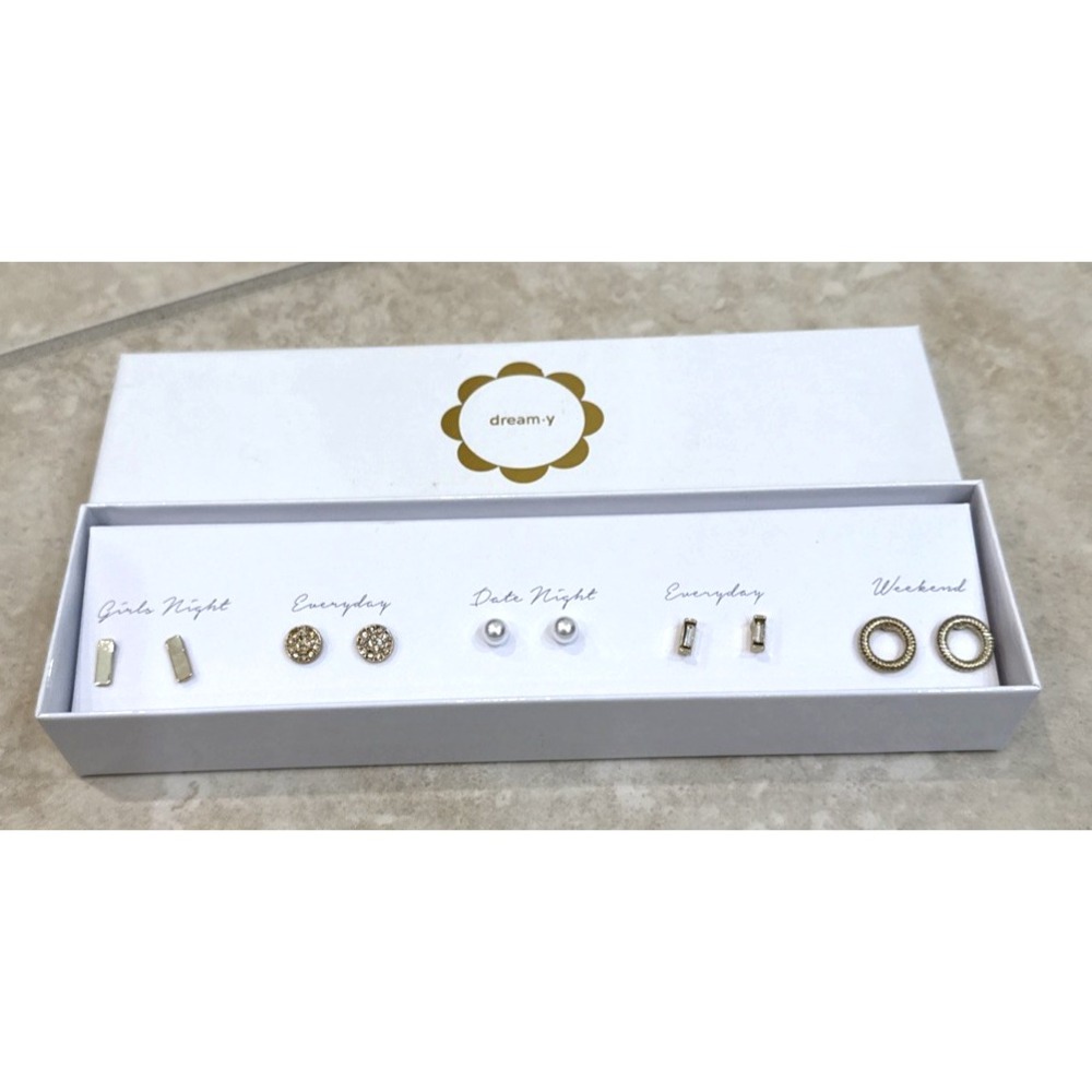 NWOT Dream-y Rhinestone‎ Gold Tone Studs Set Of 5 Earrings Girls Night Fashion